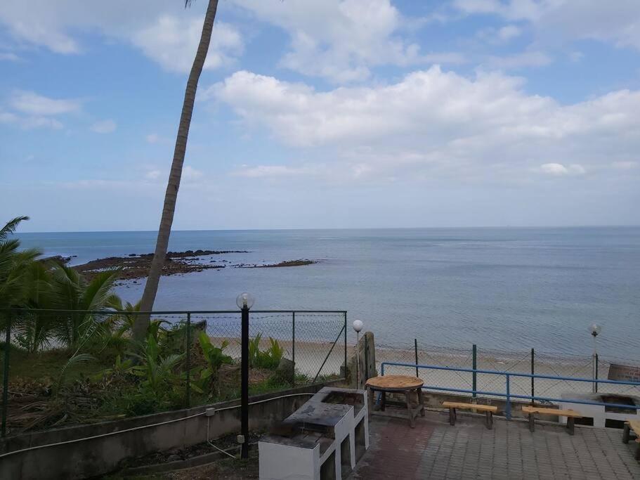 Nat'S Seri Bulan Beach, Pool Home @Teluk Kemang Port Dickson Exterior foto